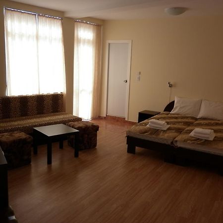 Ivanova Cheshma Guest House Warna Exterior foto