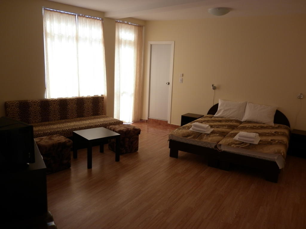 Ivanova Cheshma Guest House Warna Exterior foto